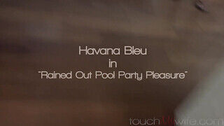 Havana Bleu várja a bazinagy péniszt