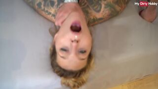 Hardcore német amatőr milf leszívja a termetes fasznak