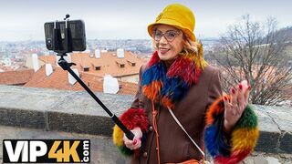 Alvásproblémák ellen forró együttlét egy szöszi milffel