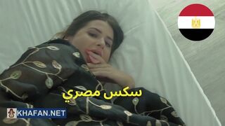 Arab milf hatalmas popókáját megdöngeti egy amatőr pov-ban