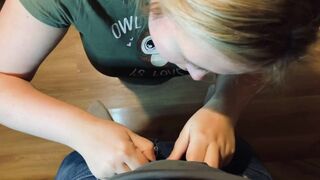 Ostoba kéjhölgy szájába spriccel a nyeles aszpirin