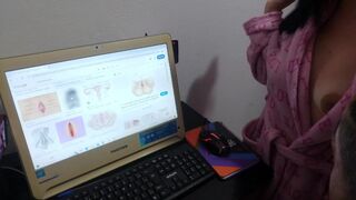 Anatómiaóra és vad faszverés egy bűbájos milf mostohával természetes cicikkel